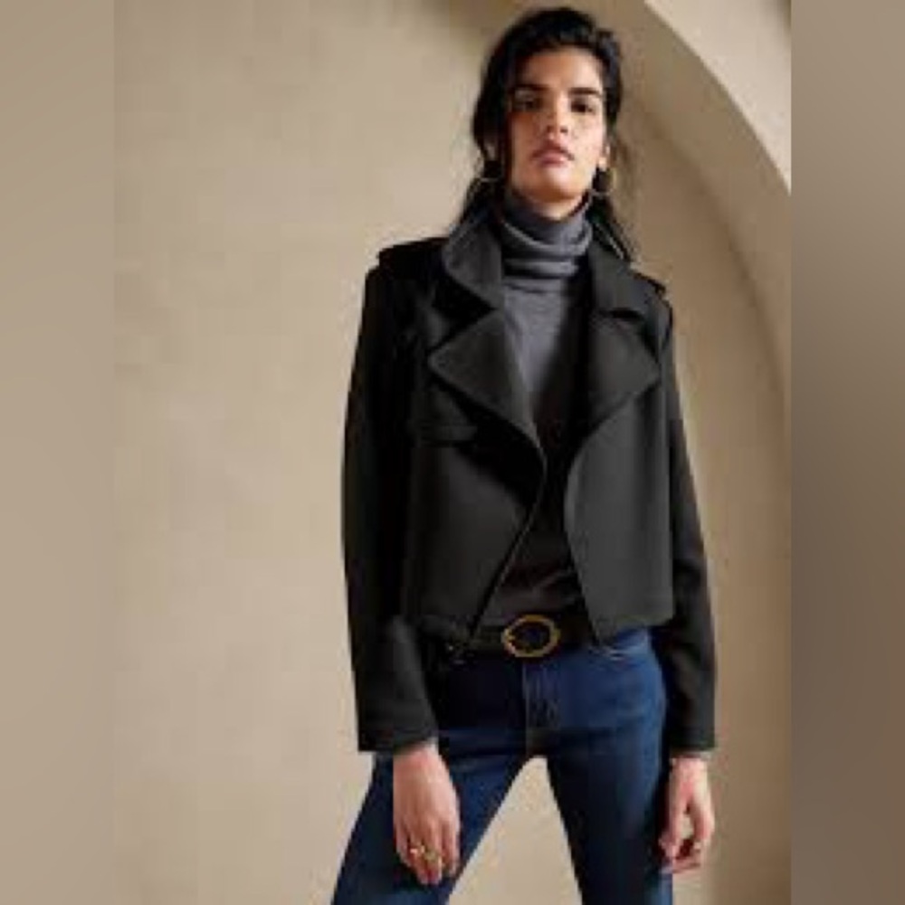 BANANA REPUBLIC. Binder gabardine jacket Elegant Black Cropped Jacket Size M